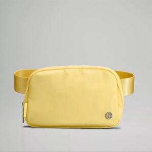 NWT Lululemon Everywhere belt bag